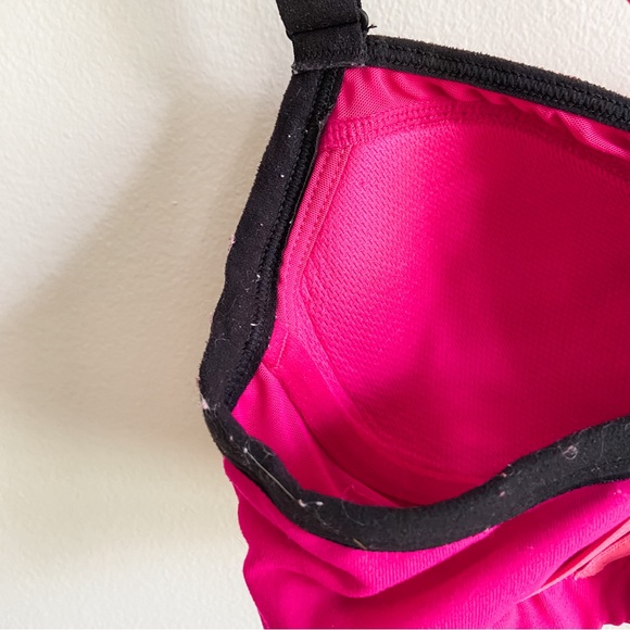 Victoria’s Secret Strappy Back Sports Bra - Picture 12 of 16